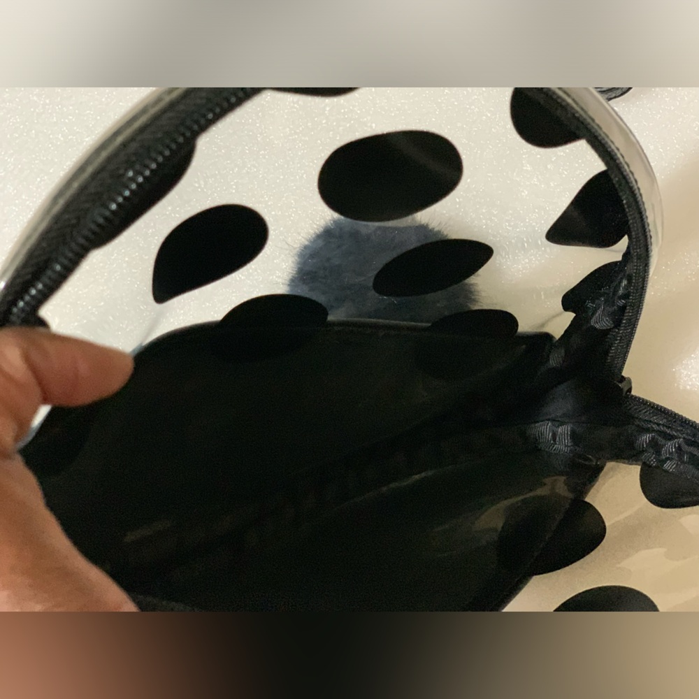 Brand🆕 w/o tags PolkaDot Sephora purse w/fur ball key tag w/black purse straps - Picture 2 of 4
